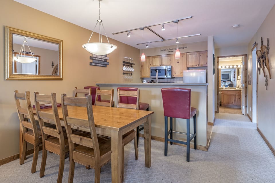 Large Dining Table - Seats 6 