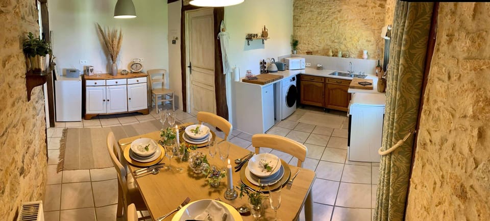 Fully fitted kitchen