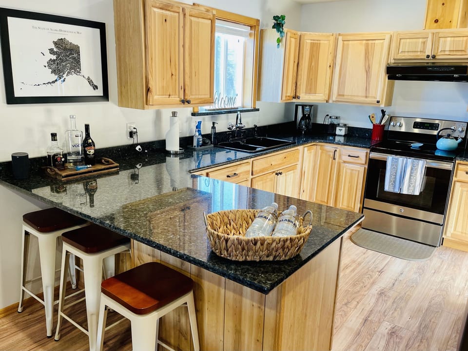 Fully stocked kitchen with all your basic needs!