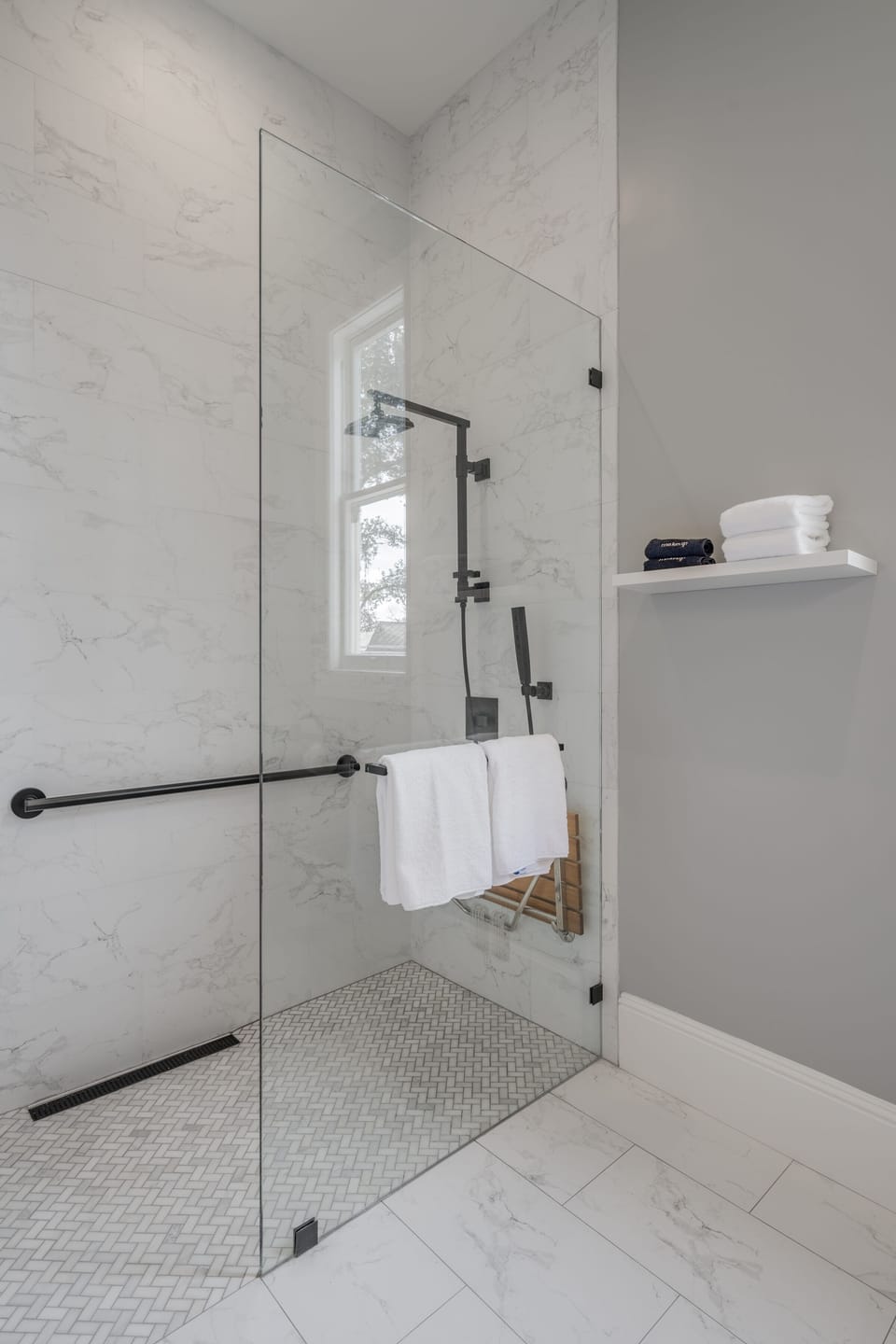Classic Room | Bathroom | Shower, rainfall showerhead, designer toiletries, hair dryer