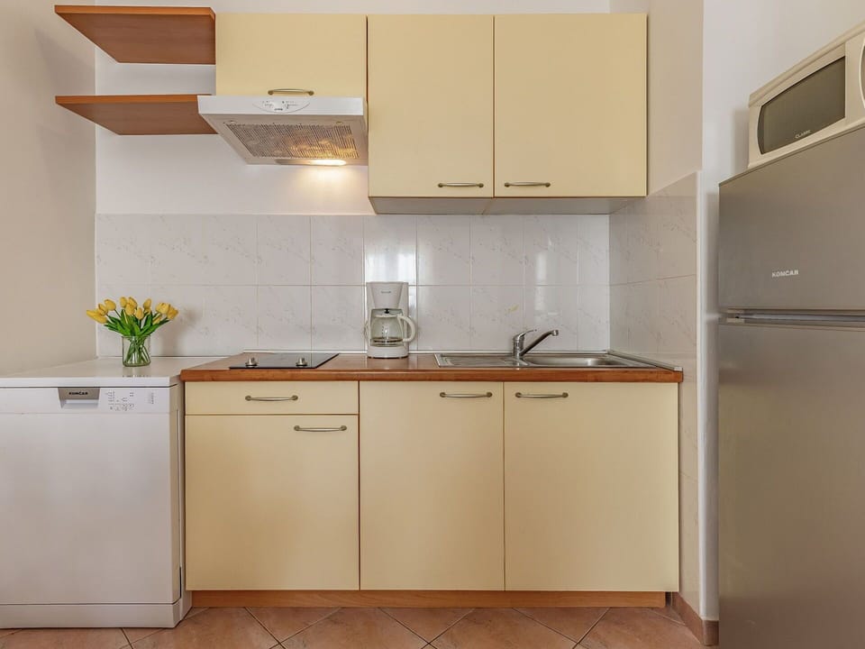 Cabinetry, Kitchen Sink, Sink, Countertop, Tap, Building, Kitchen, Kitchen Stove, Wood, Kitchen Appliance