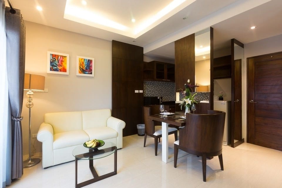 Suite | Living area | Flat-screen TV