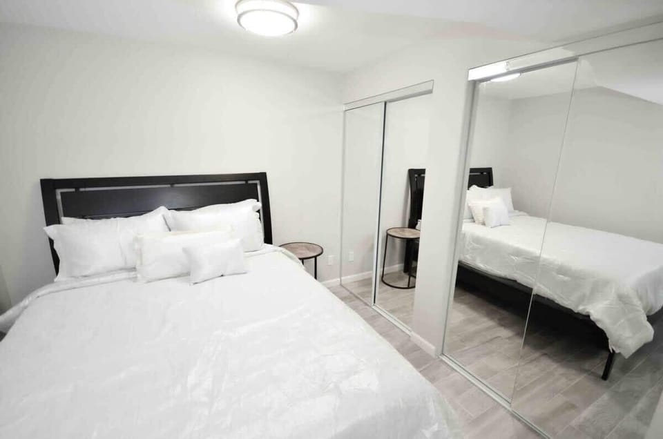 Queen Bedroom