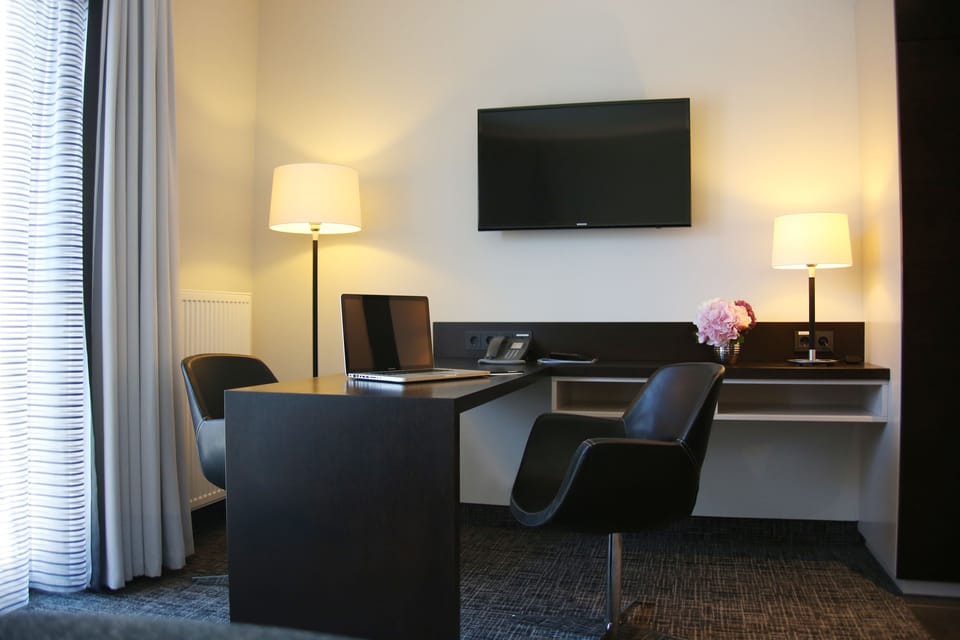 Studio, 1 Queen Bed, Balcony, City View | Egyptian cotton sheets, premium bedding, free minibar, in-room safe