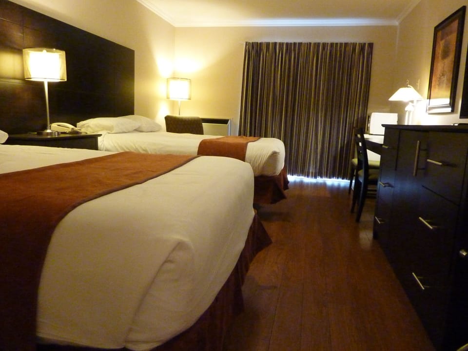 Superior Room, 2 Double Beds | WiFi (free)