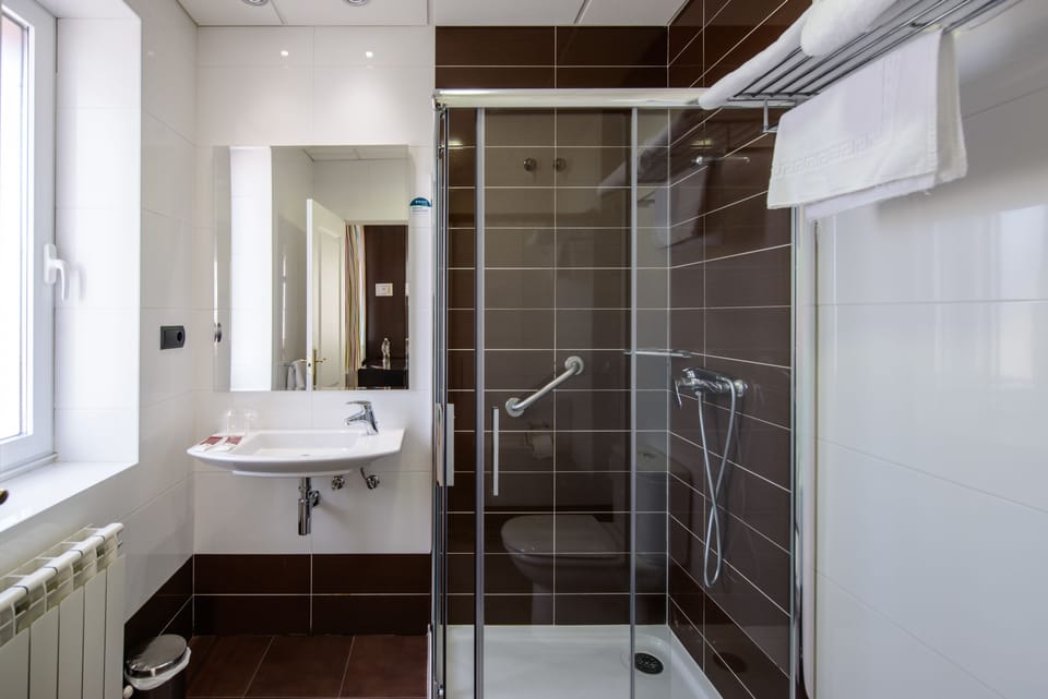 Deep soaking tub, free toiletries, hair dryer, bidet