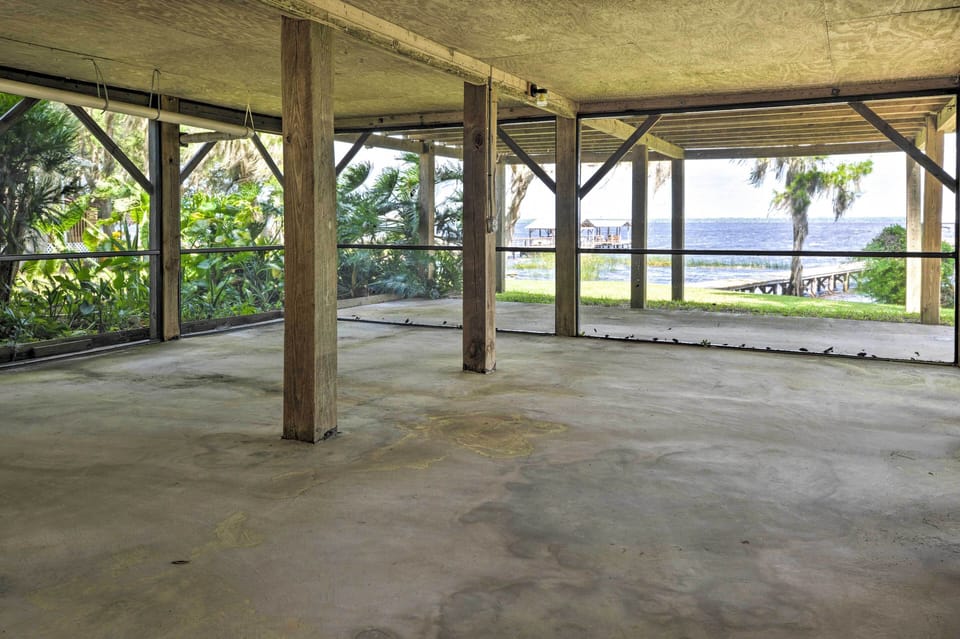 Screened Patio