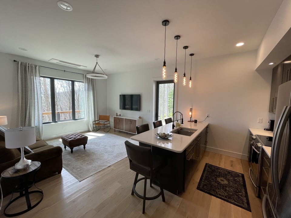 Kitchen/living with views
