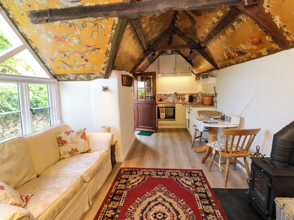 Cottage | Living area | Fireplace