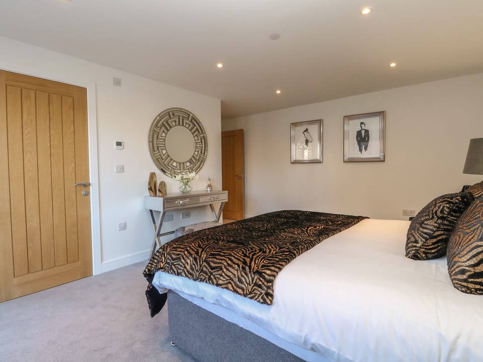 Harbourside Haven Apartment 2 Cottage in Weymouth