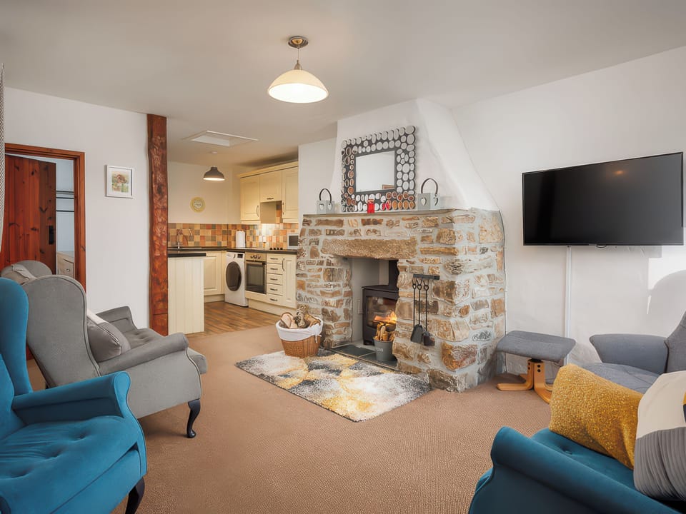 Cottage | Living area | Fireplace