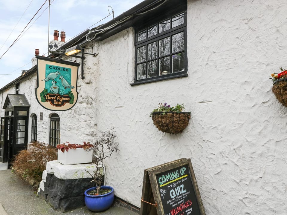 Cottage | Interior