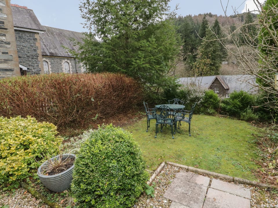 Cottage | Interior