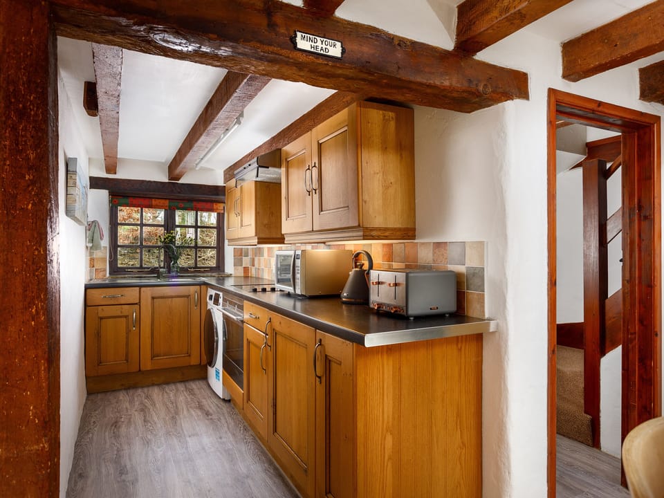 Cottage | Private kitchen | Fridge, microwave, dishwasher, electric kettle
