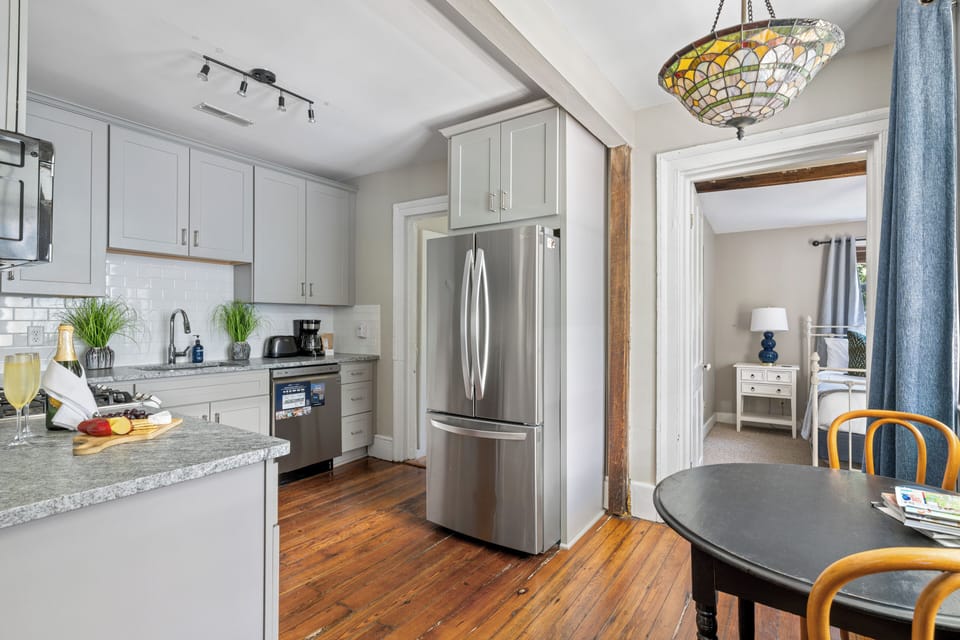 Savor Southern History | Lewis Court - Suite B