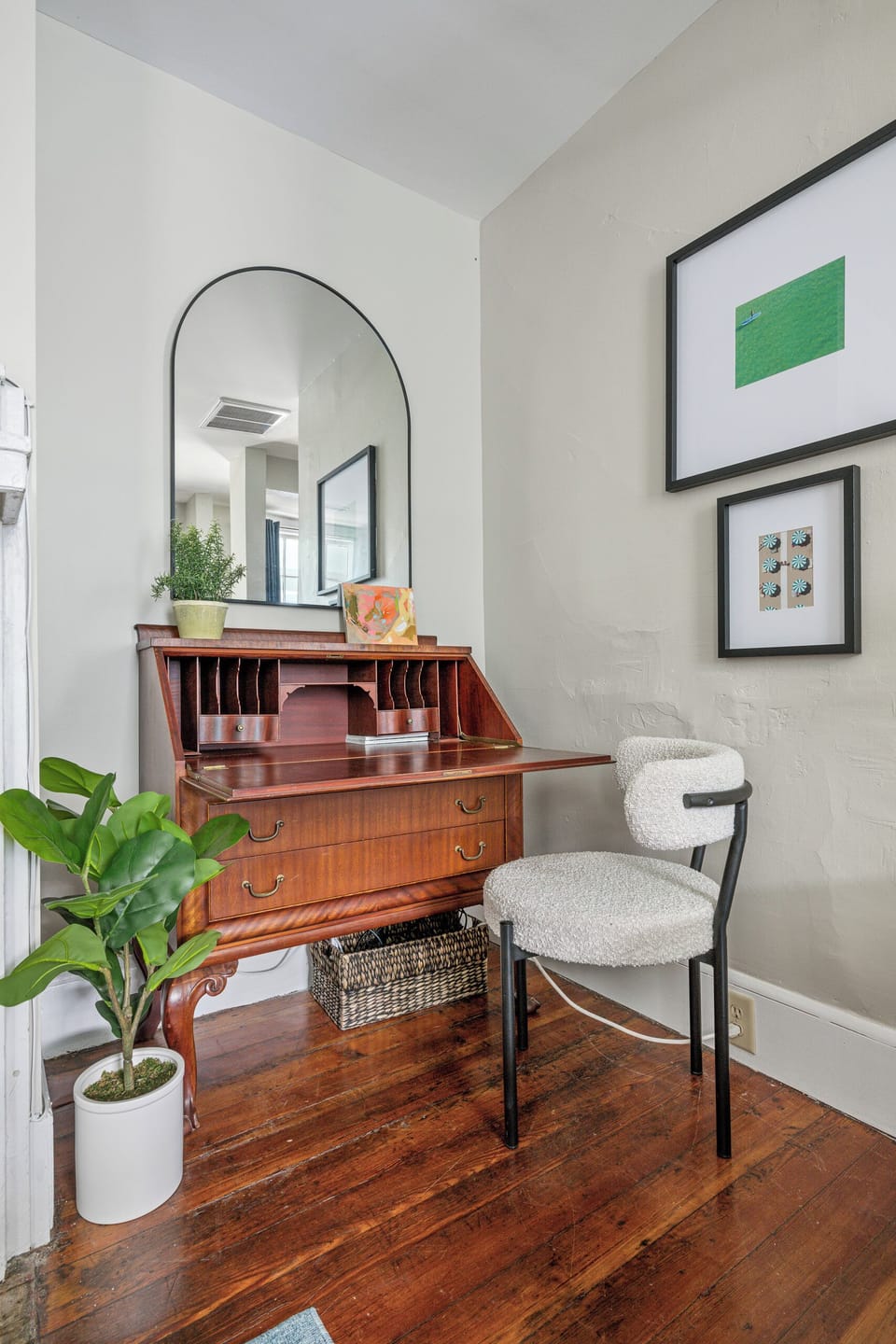 Savor Southern History | Lewis Court - Suite B