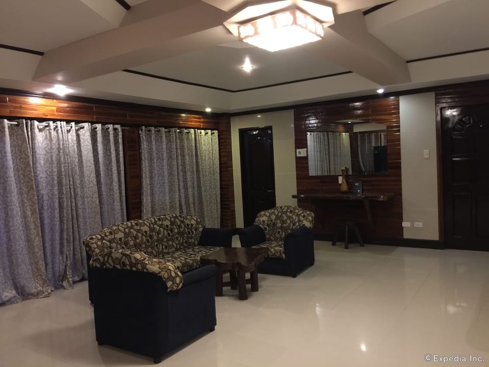 Exclusive Studio Suite | Living room