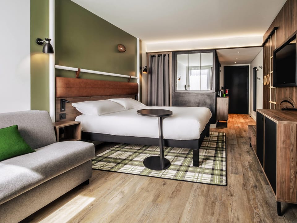 Family Room, 1 Double Bed with Sofa bed | Premium bedding, pillowtop beds, desk, laptop workspace