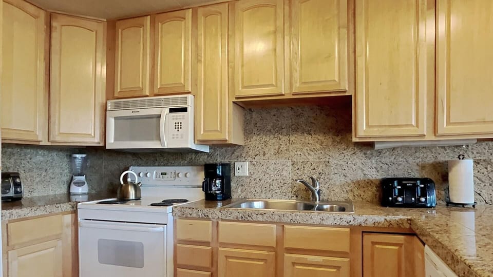 Room, Indoors, Kitchen, Microwave, Oven