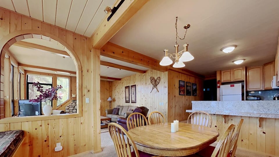 Full Dinning Room