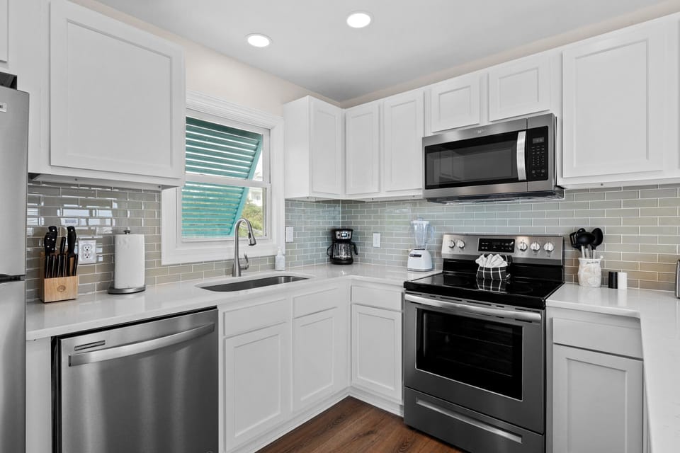 West side kitchen with all brand new stainless appliances