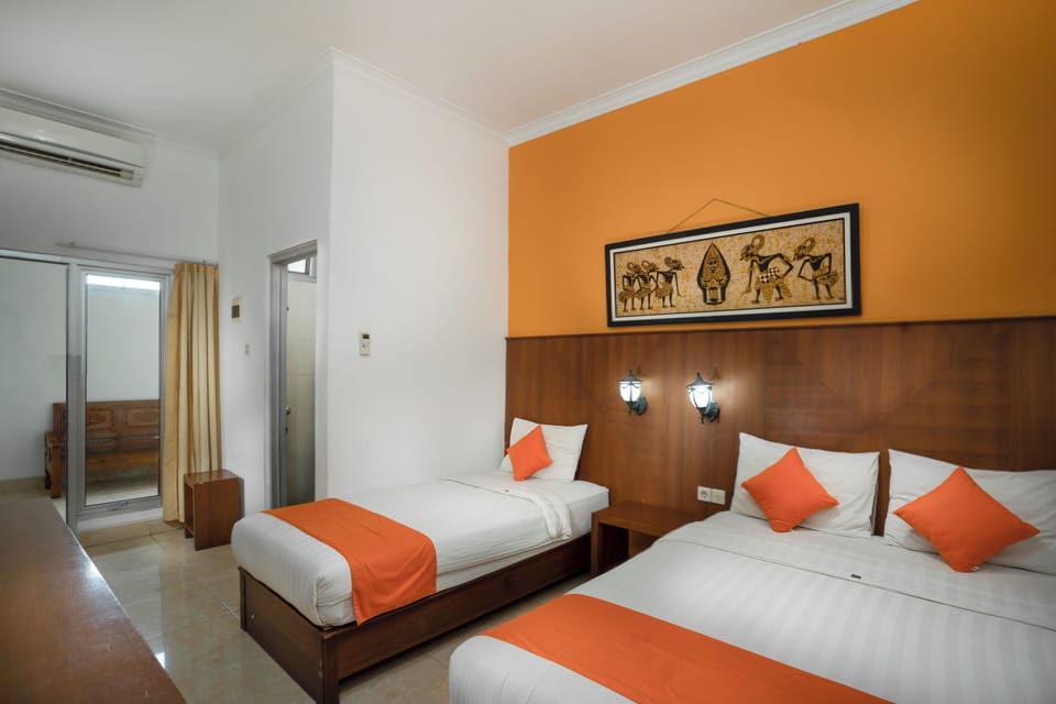 Family Room | Desk, free WiFi, bed sheets