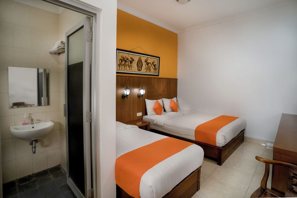 Family Room | Desk, free WiFi, bed sheets