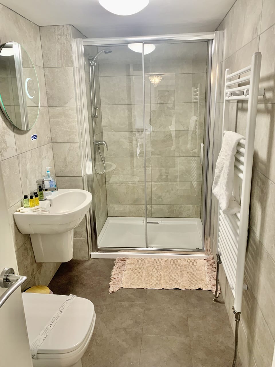 Standard Double Room, Ensuite | Bathroom