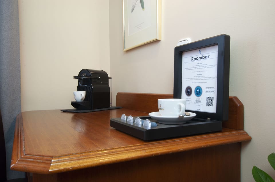 Comfort Double or Twin Room, 1 King Bed, Non Smoking, Courtyard View | Coffee and/or coffee maker