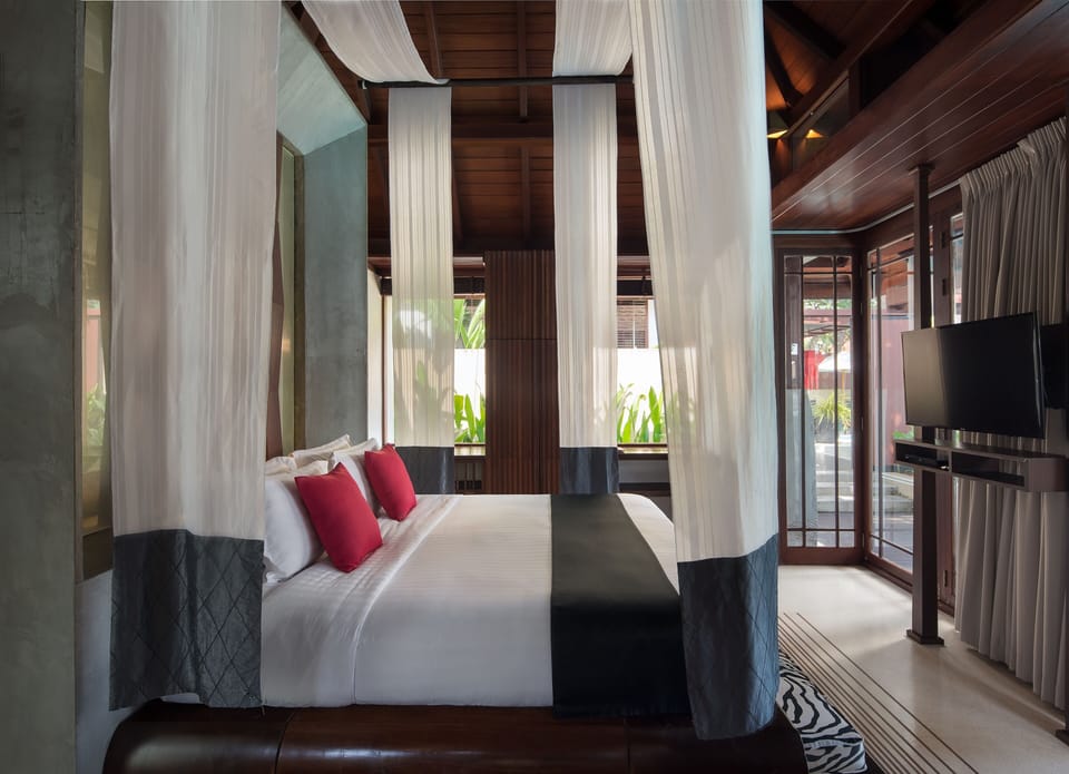 Grand Pool Villa | In-room safe, desk, rollaway beds (surcharge), WiFi (free)