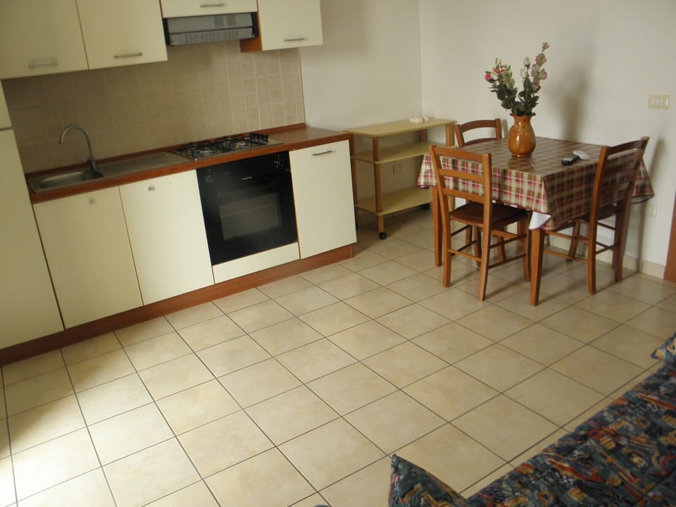 Classic Condo, City View | Private kitchen | Fridge, oven, stovetop, espresso maker