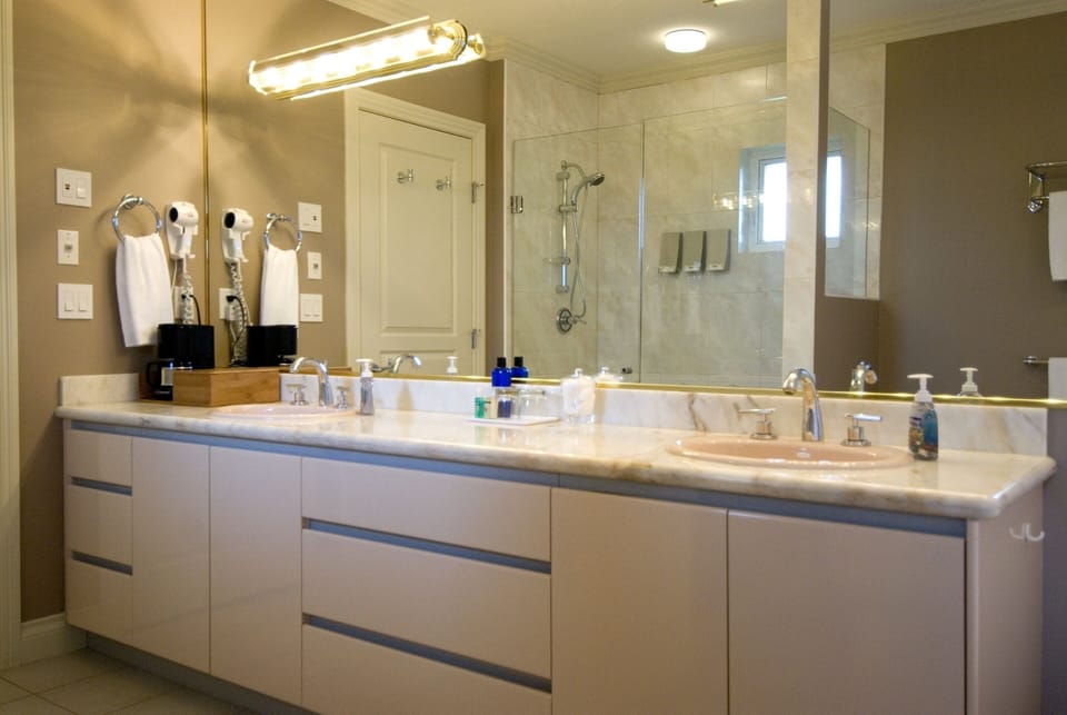 Exclusive House, Ensuite, Garden View (B&B Full-House) | 1 bedroom, down comforters, minibar, in-room safe