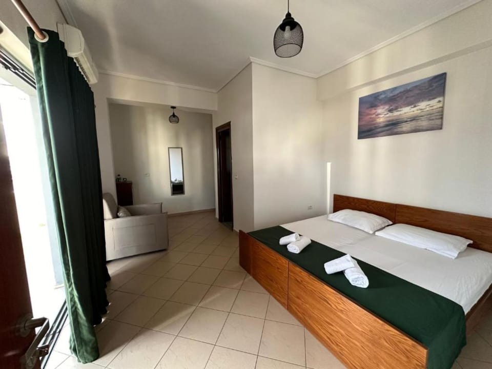 Triple Room with Shared Balcony | Desk, free WiFi, bed sheets