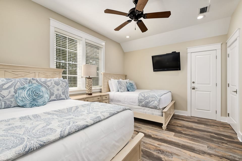 Full Bedroom Upstairs