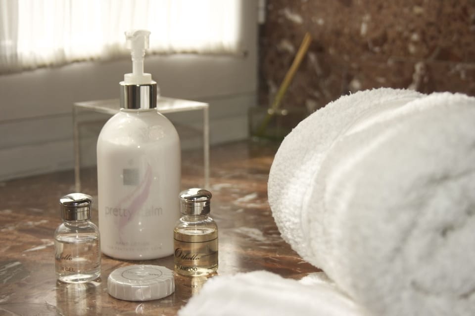 Bathroom amenities