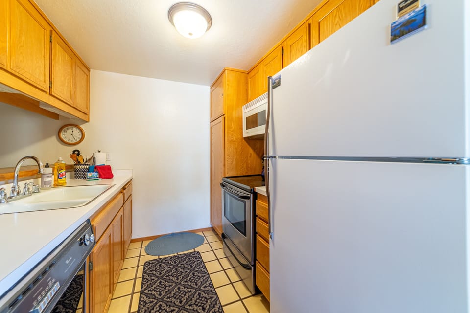 Kitchen comes fully stocked with eveything needed to cook a nice meal.
