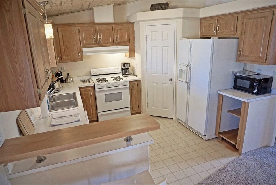 Additional view of the kitchen