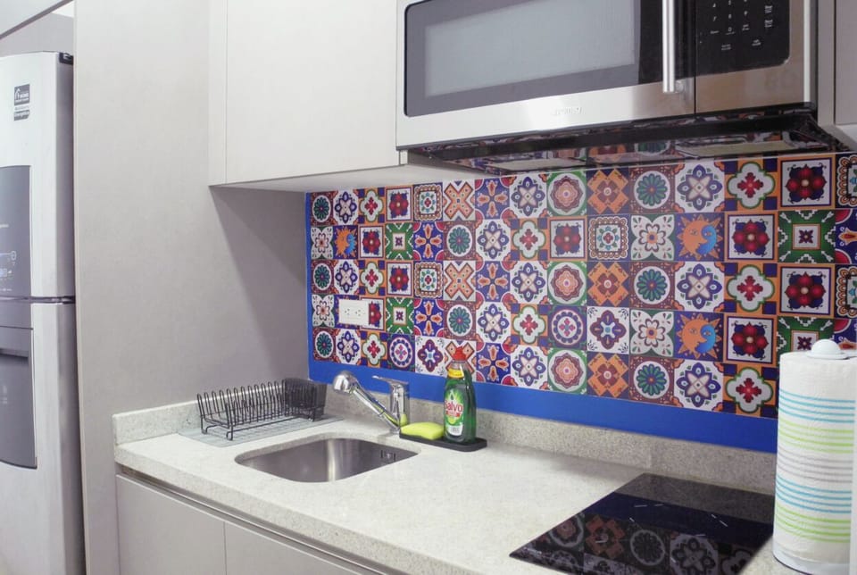Kitchen with electric ceramic stove
