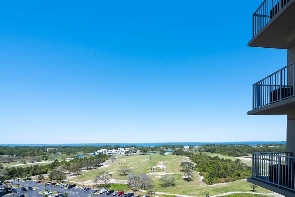 View from front door of Choctawhatchee Bay and 18-hole golf course