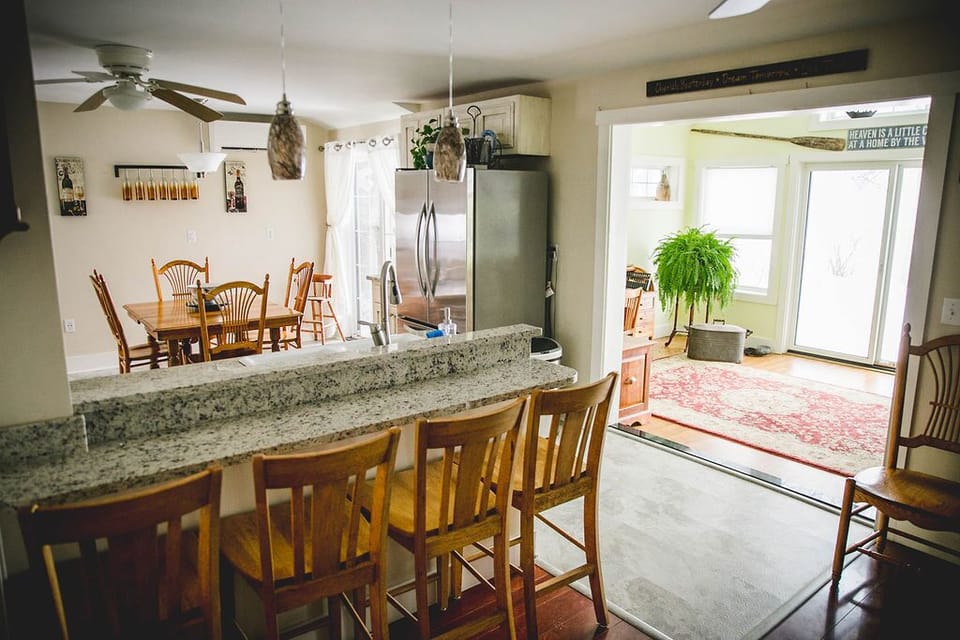 Breakfast bar