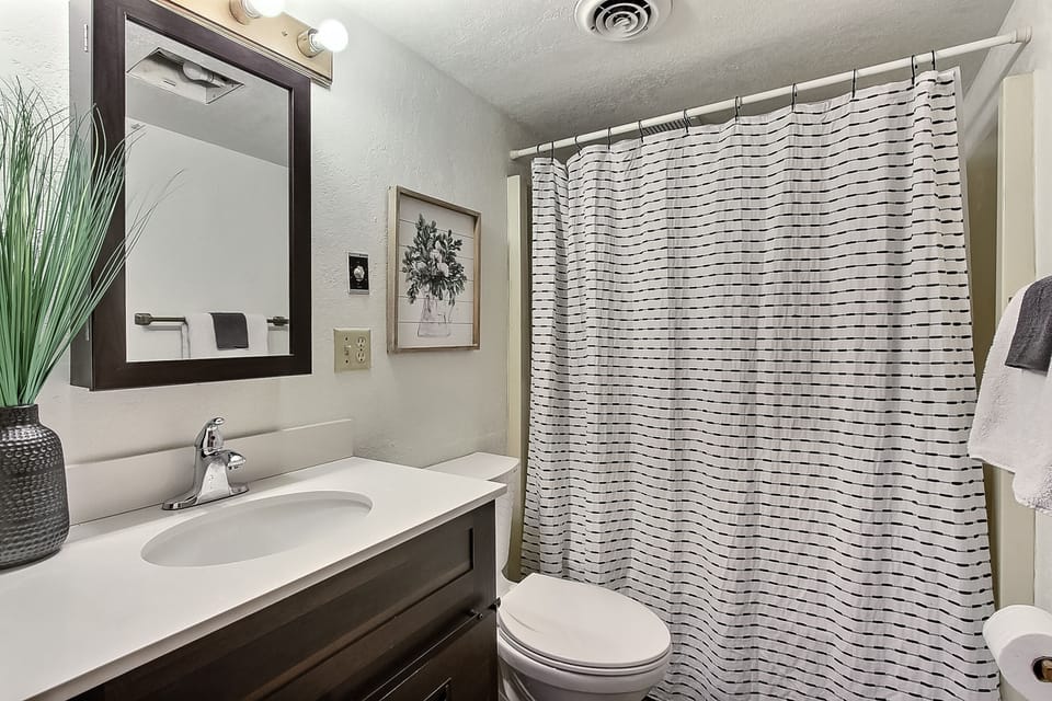 Downstairs full bath