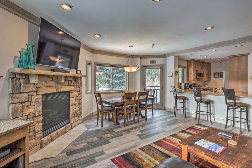Dinning, Living, & Kitchen all one large Open area.