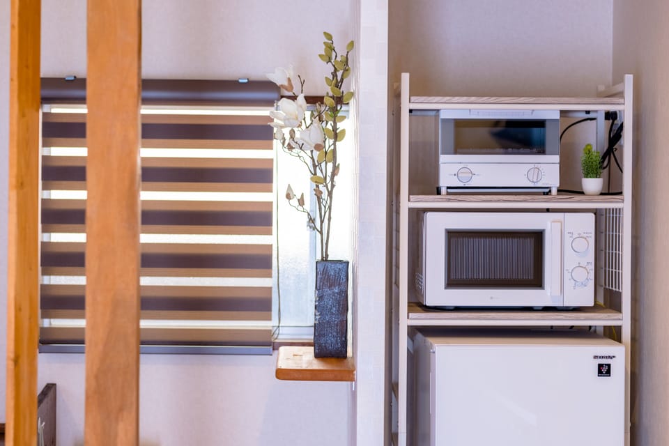House, Non Smoking | Private kitchenette | Fridge, microwave, stovetop, electric kettle