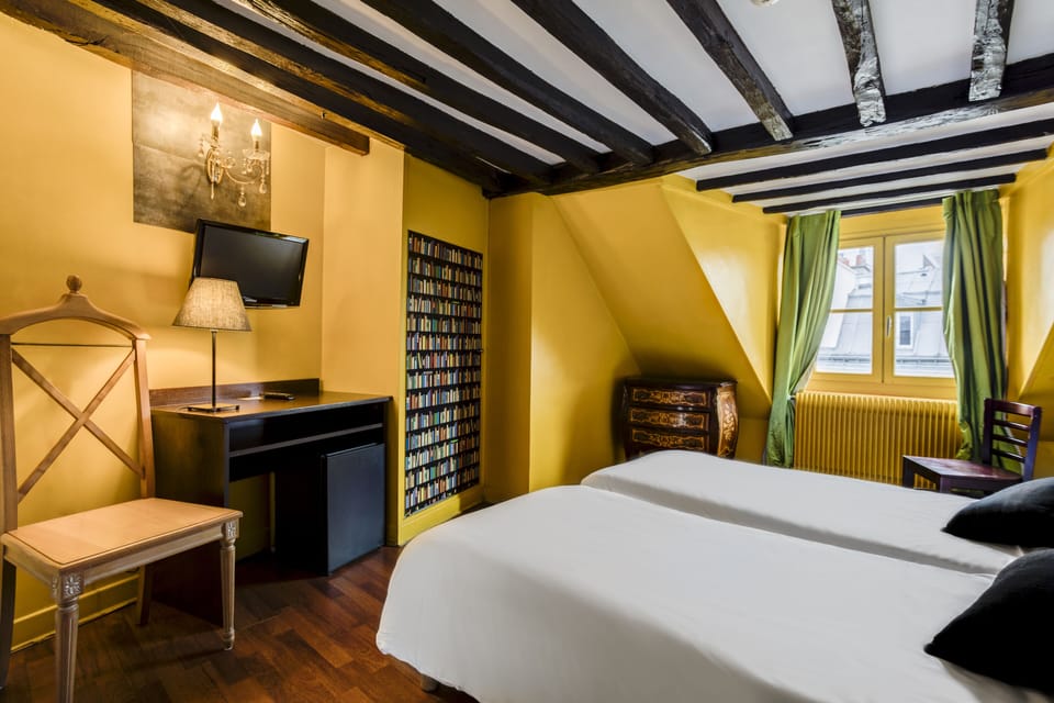 Twin Room (Urban) | In-room safe, desk, soundproofing, iron/ironing board
