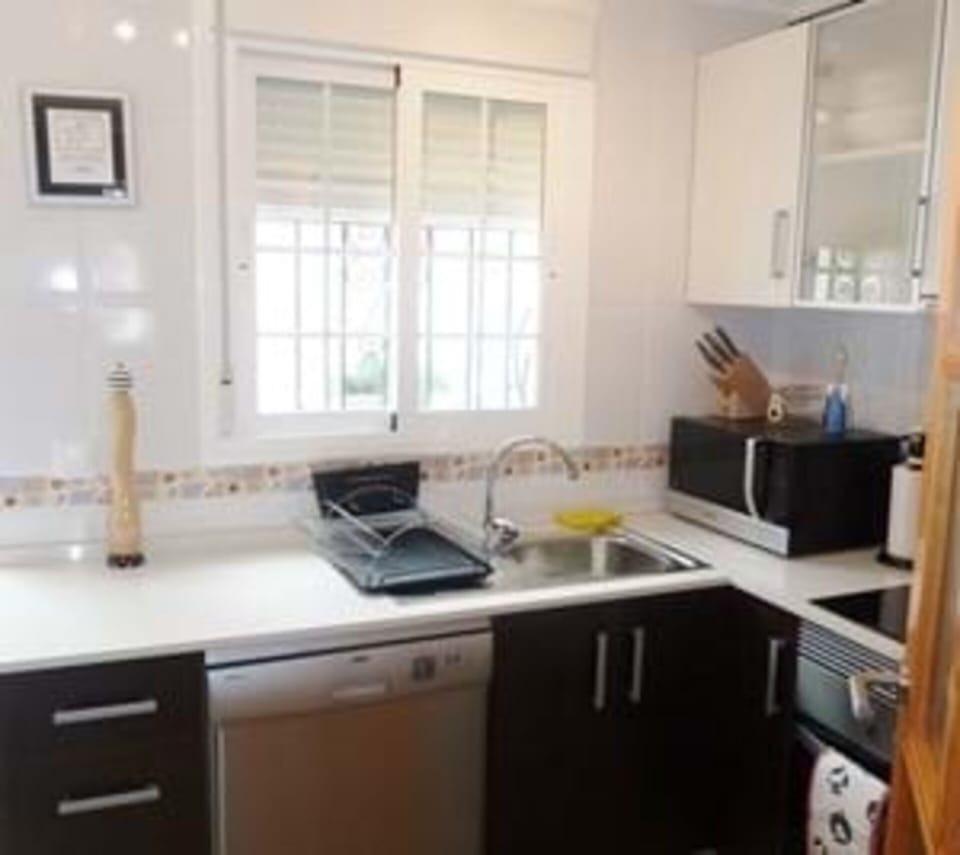 House, Multiple Beds | Private kitchen | Fridge, microwave, oven, stovetop
