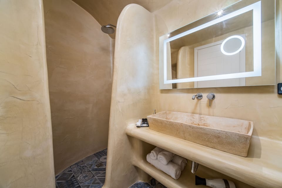 Elite Suite, Sea View | Premium bedding, soundproofing, iron/ironing board, free WiFi