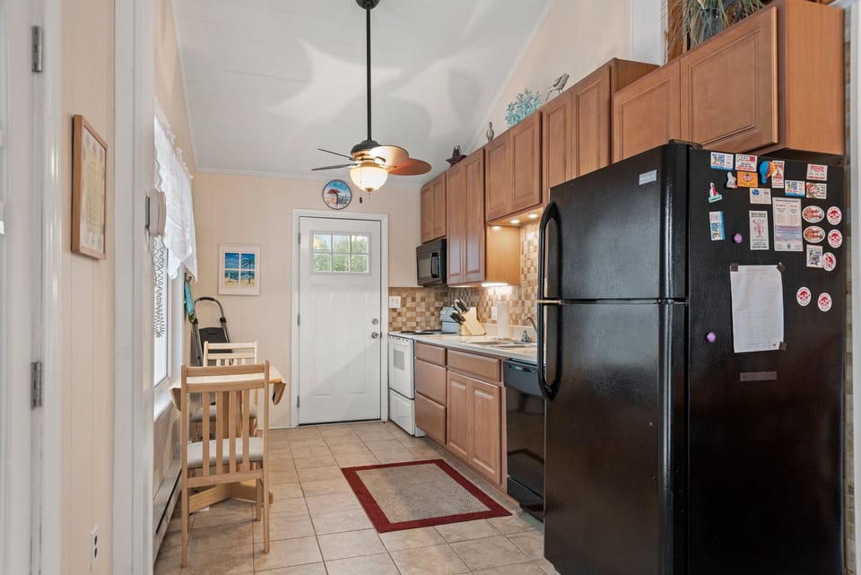 OSJ15: Sun Hut l Mid Level Kitchen