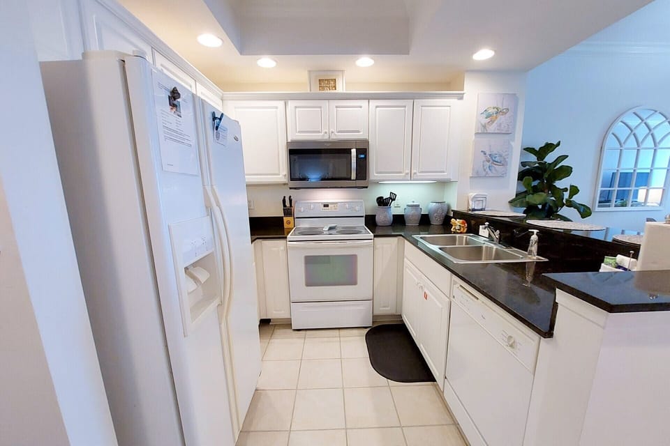 No need to dine out when your place comes with a full-size kitchen.