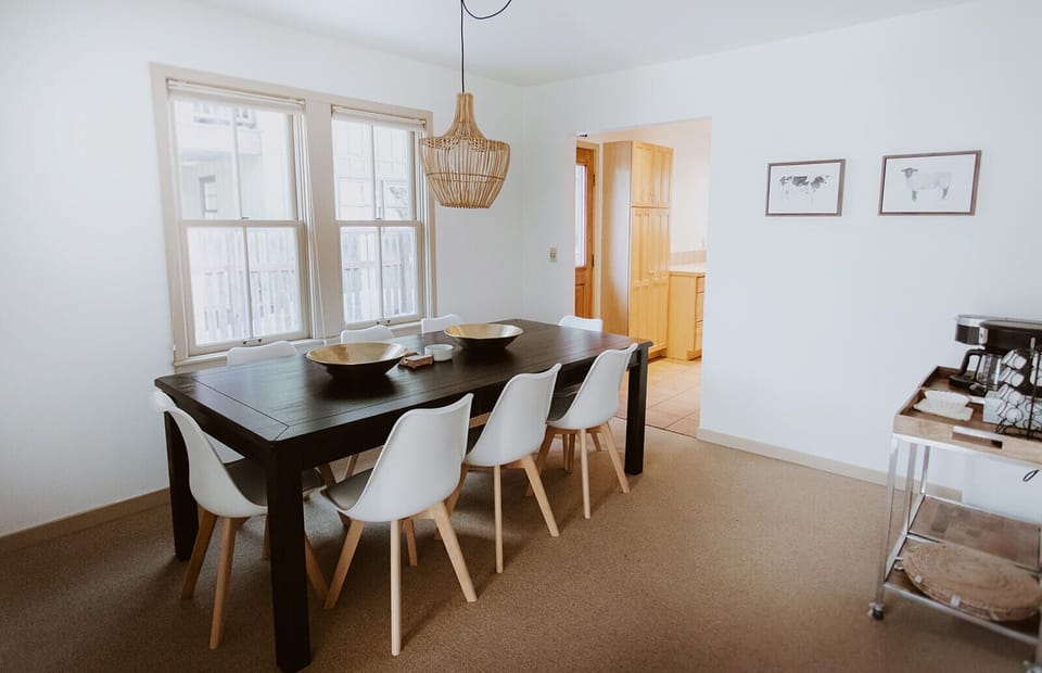 Dining room seats 8-10