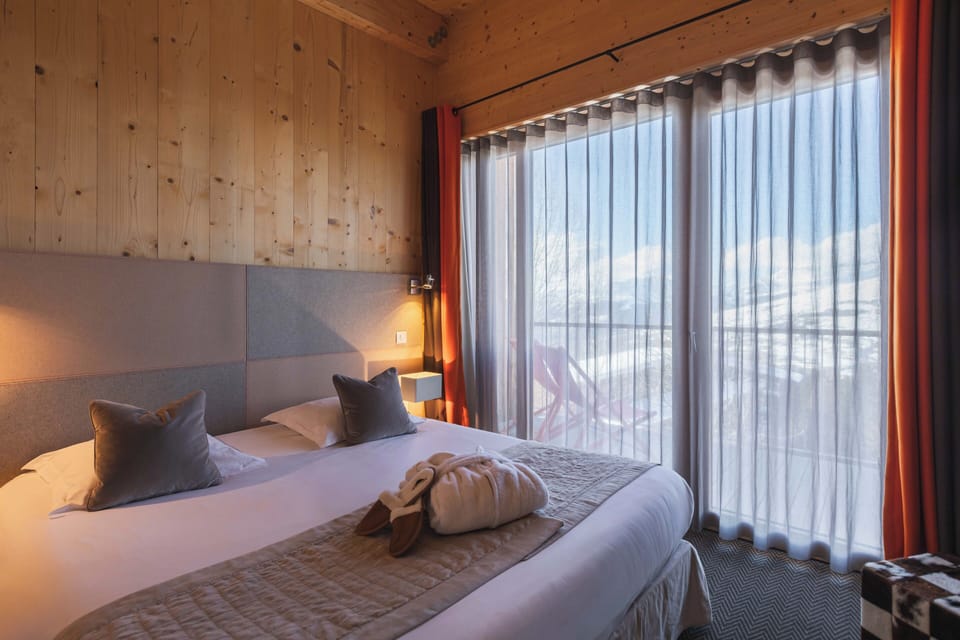 Chalet (8 Pax) | Soundproofing, free WiFi, bed sheets